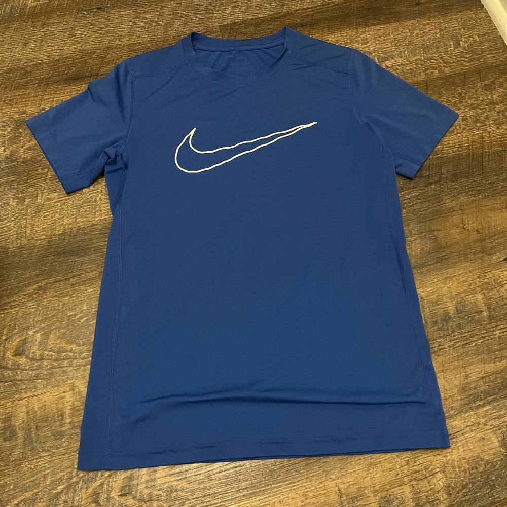 Nike tshirt